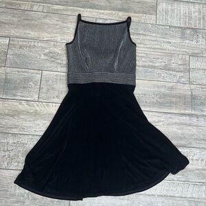 90s Tadashi Vintage Black Metallic Detailed Bodice Dress. lace up back. Sz M